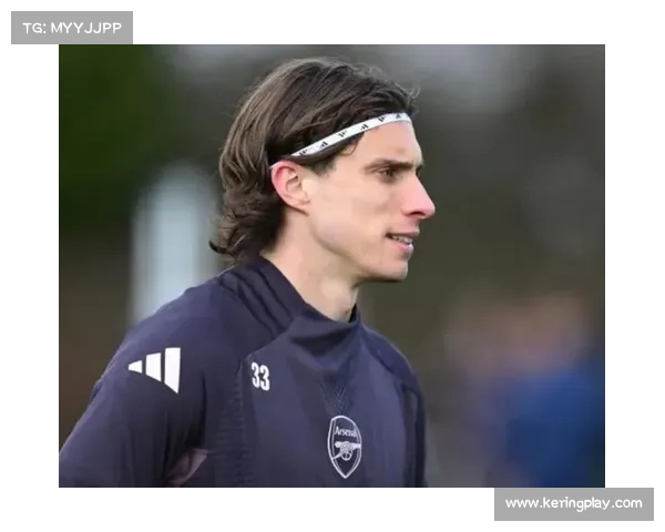 佩杜拉曝切尔西对卡拉菲奥里展开兴趣,豪薪报价吸引球员关注 佩杜拉曝切尔西对卡拉菲奥里展开兴趣,豪薪报价吸引球员关注