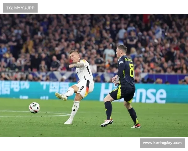 克罗斯遗憾退役:德国球迷质疑钟点球判罚的公正性 克罗斯遗憾退役:德国球迷质疑钟点球判罚的公正性